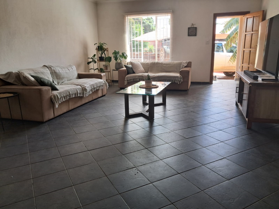 4 Bedroom Property for Sale in Waterval East North West